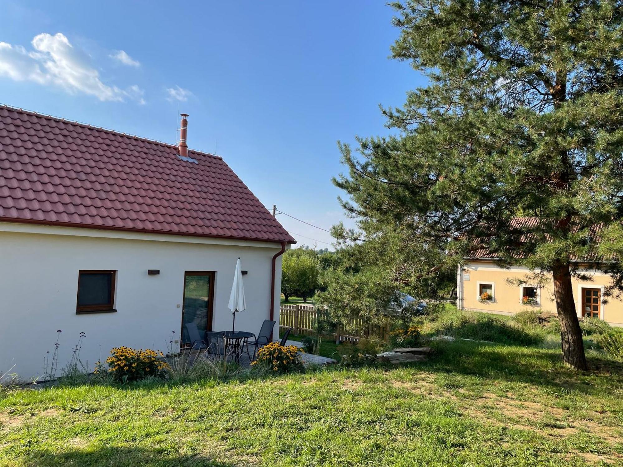 Domek V Podyji Lukov  Exteriör bild